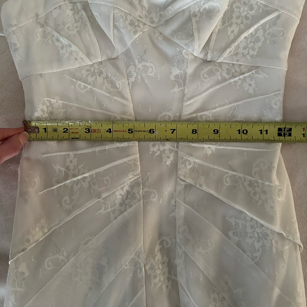 Stunning BCBG Maxazria dress - Picture 9 of 10